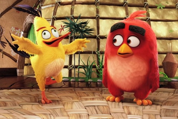 Cười lăn v&igrave; sự ngớ ngẩn của bộ ba Red, Chuck v&agrave; Bomb trong trailer mới của The Angry Birds Movie - Ảnh 7.