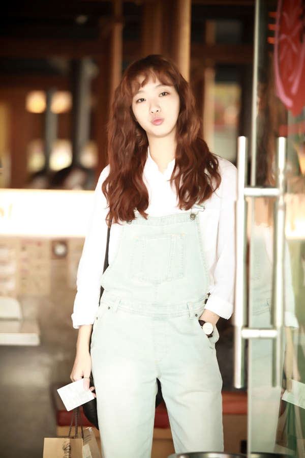 Học cách phối đồ đến trường siêu yêu từ Cheese In The Trap - Ảnh 13.