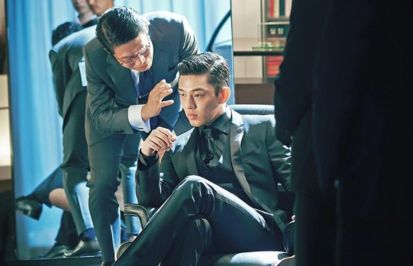 Yoo Ah In được bình chọn là bản sao xứ Hàn của huyền thoại Trương Quốc Vinh - Ảnh 7.