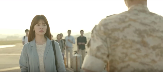 Song Hye Kyo bị đe doạ t&iacute;nh mạng trong trailer phim mới ngay lễ trao giải KBS - Ảnh 8.