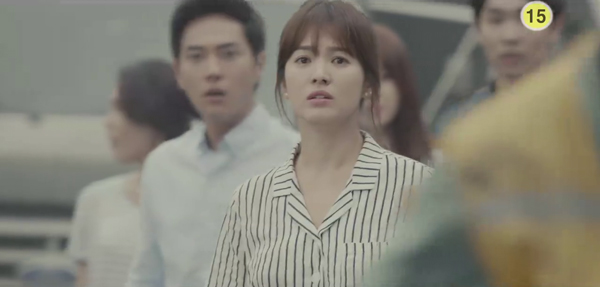 Cảnh hậu trường phim của Song Joong Ki - Song Hye Kyo được tung ra g&acirc;y t&ograve; m&ograve; - Ảnh 8.