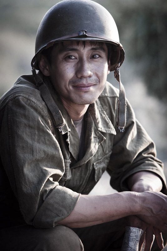 Còn hàng chục quân nhân bụi bặm của màn ảnh Hàn “hơn đứt” Song Joong Ki - Ảnh 8.
