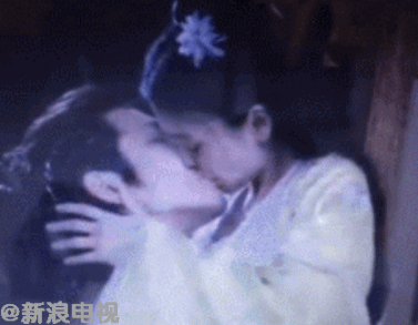 Rò rỉ đoạn phim Chung Hán Lương “khóa môi” Angela Baby đầy kích thích - Ảnh 4.