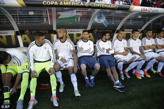 Messi ngồi dự bị, Argentina thắng trận ra quân ở Copa America 2016 - Ảnh 2.