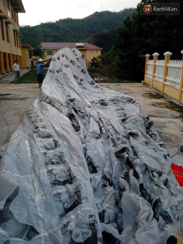 Quảng Nam: Phát hiện quả cầu lạ bay xuống nhà dân - Ảnh 2.