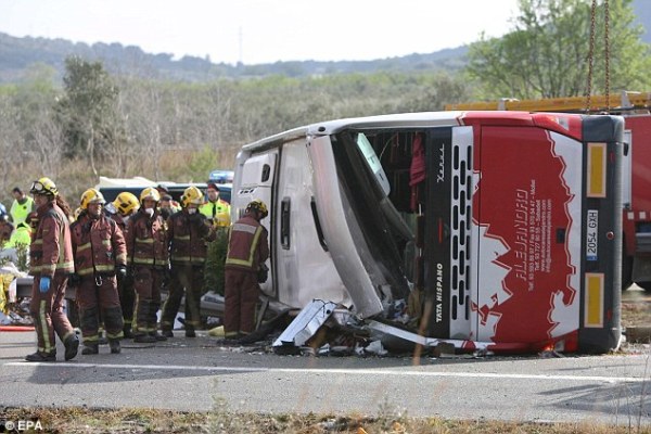 14 sinh viên thiệt mạng do va chạm xe buýt tại Tây Ban Nha - Ảnh 1.