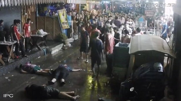 Th&aacute;i Lan: Cả gia đ&igrave;nh người Anh bị nh&oacute;m c&ocirc;n đồ đ&aacute;nh bất tỉnh tại khu nghỉ dưỡng nổi tiếng - Ảnh 2.