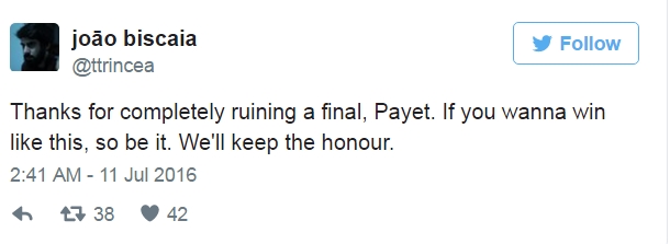 Tiễn Ronaldo rời sân trong nước mắt, Payet bị nguyền rủa không thương tiếc - Ảnh 3.