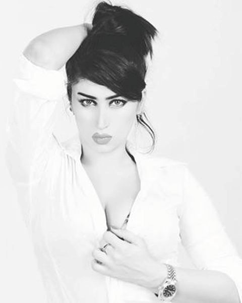 Ngôi sao mạng xã hội Pakistan bị anh trai sát hại chỉ vì đăng ảnh nóng lên mạng xã hội - Ảnh 2.
