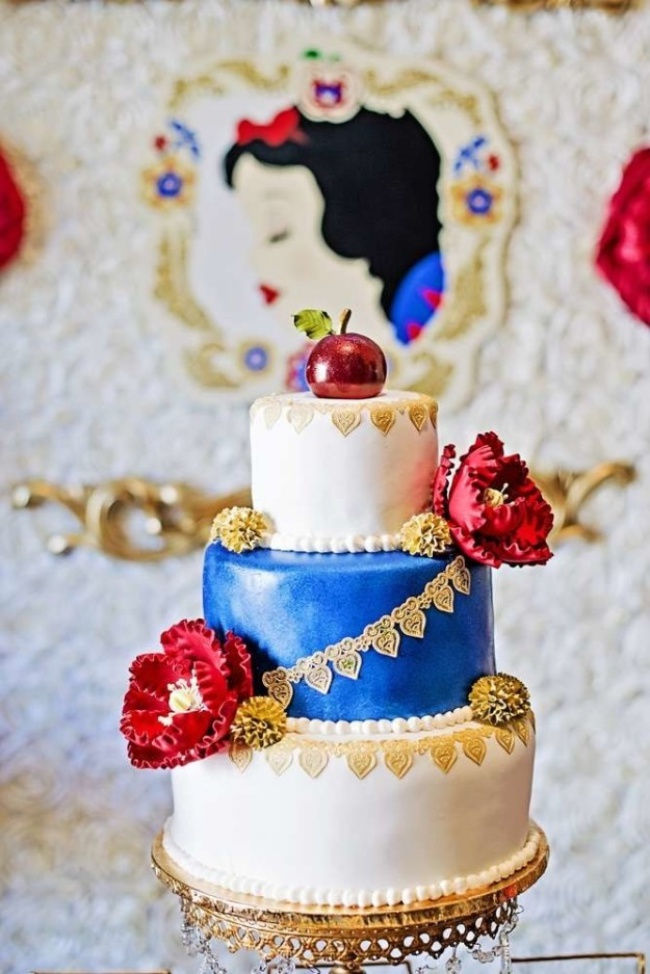 16 chiếc bánh cưới đẹp mắt lấy cảm hứng từ phim hoạt hình Disney - Ảnh 1.