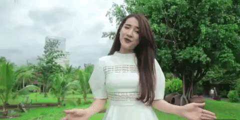 Nhã Phương, Hòa Minzy diện váy trắng tinh khôi say sưa hát về quê hương - Ảnh 1.