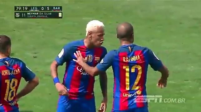Phản ứng g&acirc;y sốc của Neymar với đồng đội trẻ - Ảnh 2.