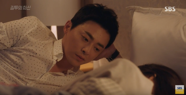 “Jealousy Incarnate”: Jo Jung Suk mạnh dạn tấn công Gong Hyo Jin bằng nụ hôn thứ hai - Ảnh 1.