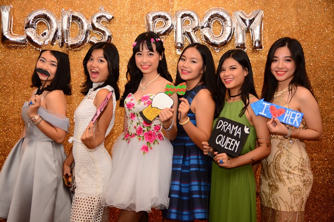 Teen THPT Lê Quý Đôn (TP.HCM) quẩy cực sung trong prom độc lập đầu tiên của trường - Ảnh 1.