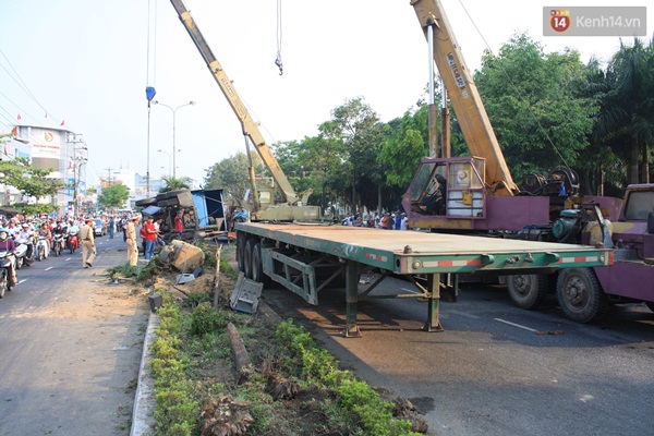 Đ&agrave; Nẵng: Xe đầu k&eacute;o mất l&aacute;i, c&agrave;y n&aacute;t dải ph&acirc;n c&aacute;ch - Ảnh 2.
