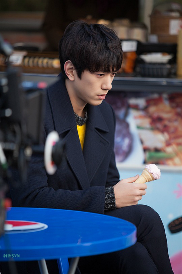 Qu&yacute; C&ocirc; Antoine: Đỏ mặt với nụ h&ocirc;n s&acirc;u chuy&ecirc;n nghiệp của Sung Joon - Ảnh 11.