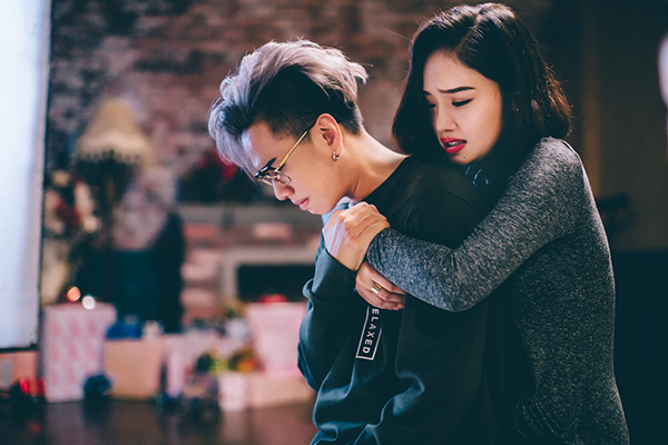 Miu L&ecirc; kh&oacute;c cạn nước mắt v&igrave; chuyện t&igrave;nh c&ugrave;ng học tr&ograve; của Only C - Ảnh 3.