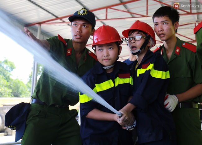 Cận cảnh hai lớp học kỹ năng thú vị cho trẻ em Hà Nội trong mùa hè - Ảnh 12.