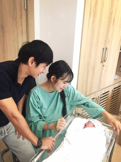 Vợ chồng Lý Hải hạnh phúc đón em bé thứ 4 chào đời - Ảnh 10.