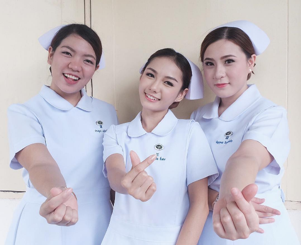 Đây chính là nữ y tá xinh đẹp và nổi tiếng nhất Thái Lan! - Ảnh 7.