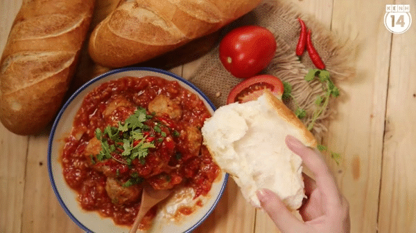 B&iacute; quyết l&agrave;m b&aacute;nh m&igrave; kẹp x&iacute;u mại ngon như h&agrave;ng b&aacute;n - Ảnh 12.