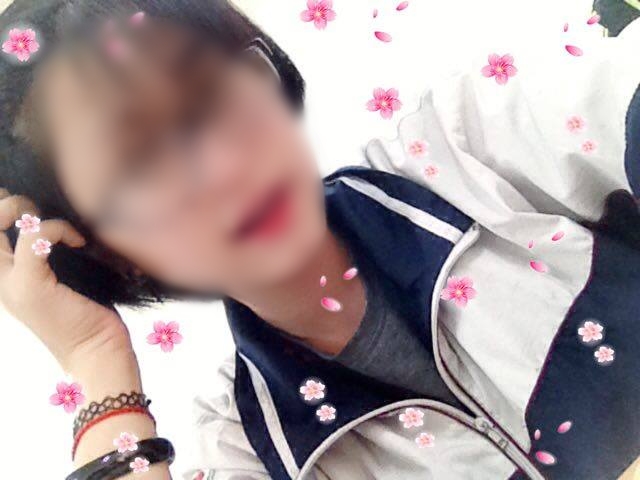 Bạn b&egrave; tiếc thương nữ sinh lớp 11 uống thuốc diệt cỏ tự tử sau khi bị bạn bắt nạt - Ảnh 6.