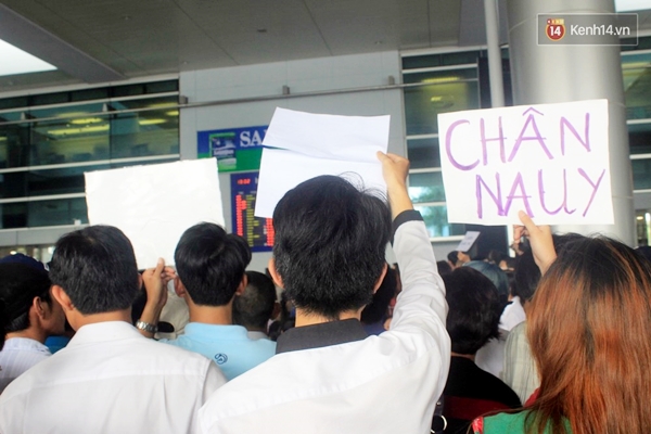S&acirc;n bay - nơi để cảm nhận r&otilde; nhất sự hối hả, bộn bề v&agrave; vỡ &ograve;a cảm x&uacute;c Tết! - Ảnh 10.