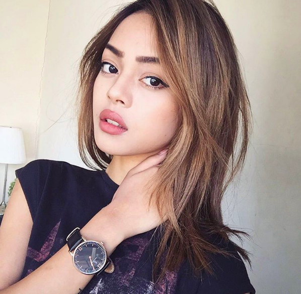 Nhờ 4 kiểu chụp hình này mà Lily Maymac dù bé xíu nhưng nhìn vẫn siêu sexy - Ảnh 6.