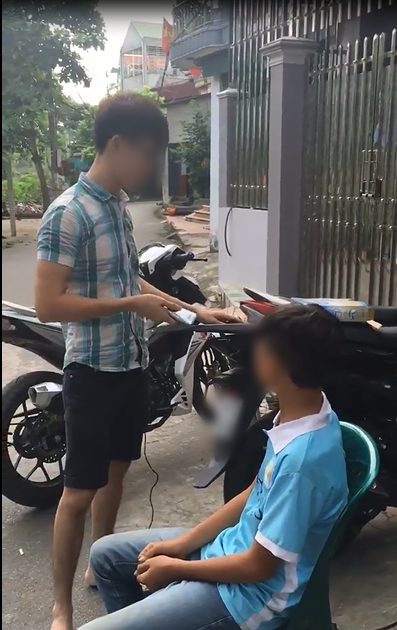 Clip: Hài hước nam thanh niên đi ăn trộm không bị đánh mà còn được... cắt tóc miễn phí - Ảnh 3.