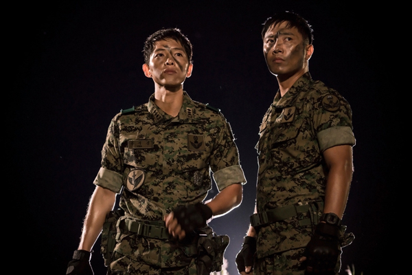 Phim của Song Joong Ki &ndash; Song Hye Kyo bất ngờ bị kh&aacute;n giả H&agrave;n ng&oacute; lơ v&igrave; Bi (Rain) - Ảnh 22.
