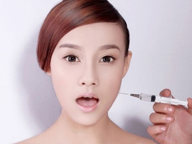 Sau kỳ thi đại học, kh&ocirc;ng chỉ nữ sinh m&agrave; cả nam sinh cũng đổ x&ocirc; đi phẫu thuật thẩm mỹ - Ảnh 4.