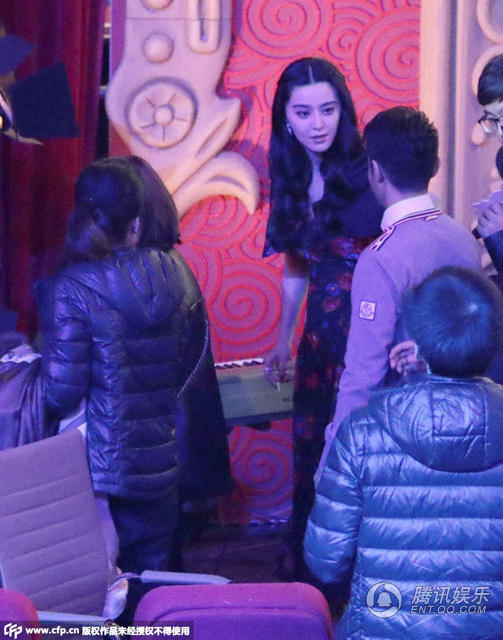 Mu&ocirc;n chuyện ch&agrave;o hỏi của Showbiz Ch&acirc;u &Aacute;: Bị chỉ tr&iacute;ch hay phớt lờ kh&ocirc;ng c&ograve;n l&agrave; chuyện lạ! - Ảnh 1.