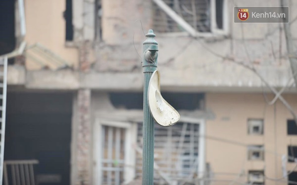 Những hình ảnh kinh hoàng chứng tỏ sức công phá khủng khiếp của vụ nổ tại khu đô thị Văn Phú - Ảnh 17.