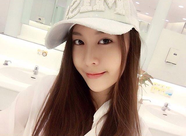 Kh&ocirc;ng những l&agrave; hoa kh&ocirc;i trong phim, em g&aacute;i Katun ngo&agrave;i đời cũng si&ecirc;u dễ thương! - Ảnh 9.