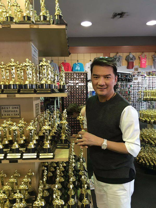 Đ&agrave;m Vĩnh Hưng h&agrave;o hứng khi được tham quan địa điểm trao giải Oscar năm nay - Ảnh 8.