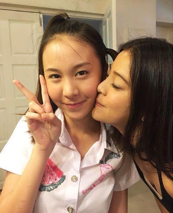 Kh&ocirc;ng những l&agrave; hoa kh&ocirc;i trong phim, em g&aacute;i Katun ngo&agrave;i đời cũng si&ecirc;u dễ thương! - Ảnh 4.