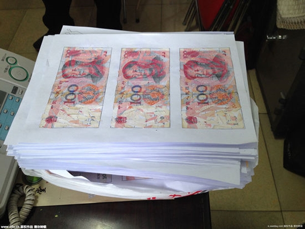 Cụ &ocirc;ng cắt vụn gần 500 triệu đồng, c&aacute;c con mất 3 th&aacute;ng gh&eacute;p lại từng tờ - Ảnh 4.
