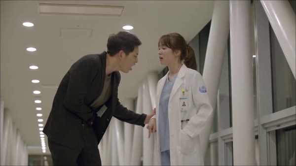 Song Joong Ki hôn đàn chị Song Hye Kyo mùi mẫn, lạnh lùng với hươu Lee Kwang Soo - Ảnh 17.