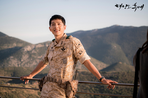 Song Joong Ki lại trở thành quân nhân trên màn ảnh rộng cùng So Ji Sub - Ảnh 8.