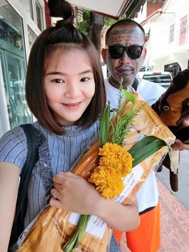 Sang Hàn phẫu thuật thẩm mỹ làm hot girl, 4 cô gái Thái tự tin khoe ảnh băng bó đầy đầu - Ảnh 12.