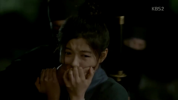 “Moonlight”: Thế tử Park Bo Gum tự tay cắt đứt vòng hẹn ước với Kim Yoo Jung - Ảnh 15.