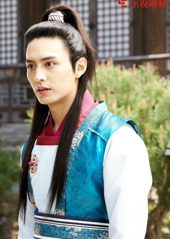 Kim Tae Hyung lần đầu khoe diễn xuất thật sự trong Hwarang - Ảnh 10.