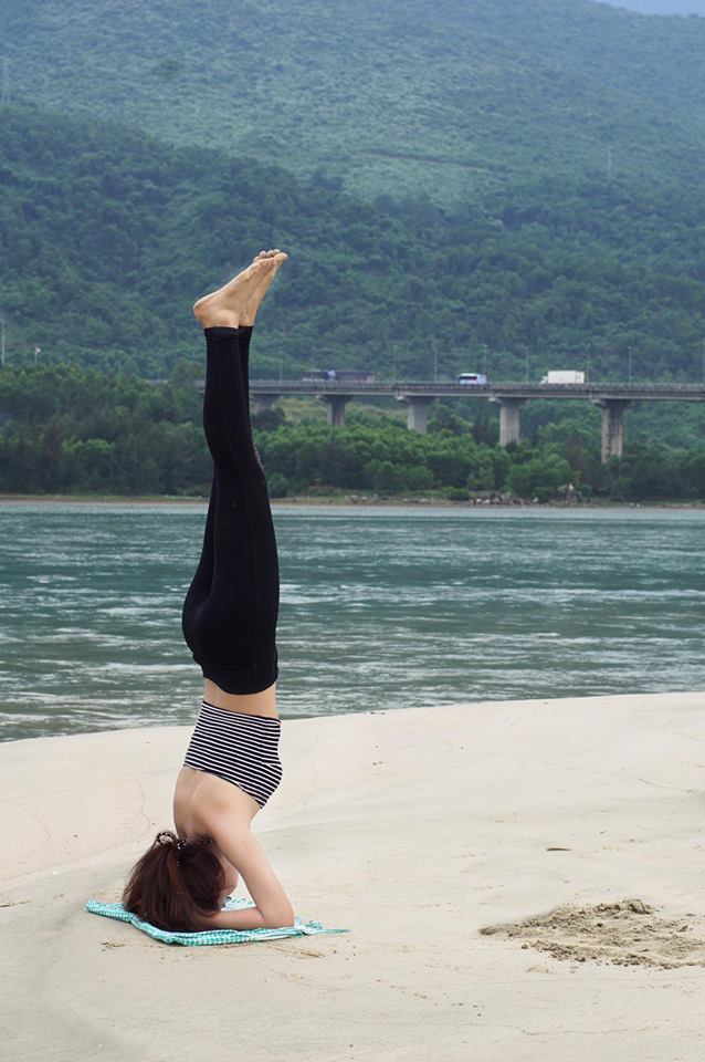 Tập Yoga tại tất cả mọi nơi m&igrave;nh đi qua - c&ocirc; g&aacute;i người Việt n&agrave;y đang truyền cảm hứng cho rất nhiều người! - Ảnh 24.