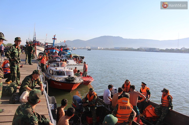 UBND TP Đà Nẵng tổ chức họp báo: Có tất cả 56 người trên tàu bị lật - Ảnh 2.