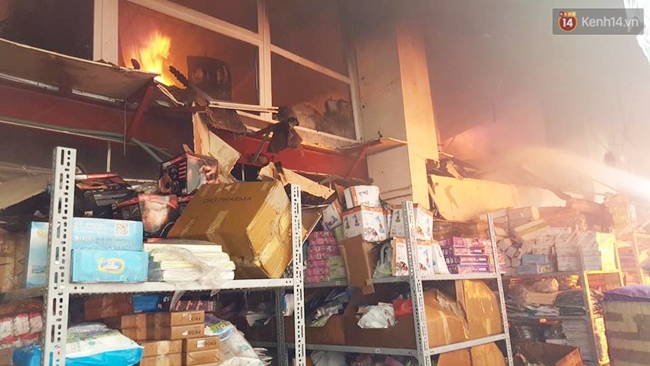 Hà Nội: Cháy kho hàng công ty ở Trường Chinh, nhiều tài sản bị thiêu rụi - Ảnh 11.