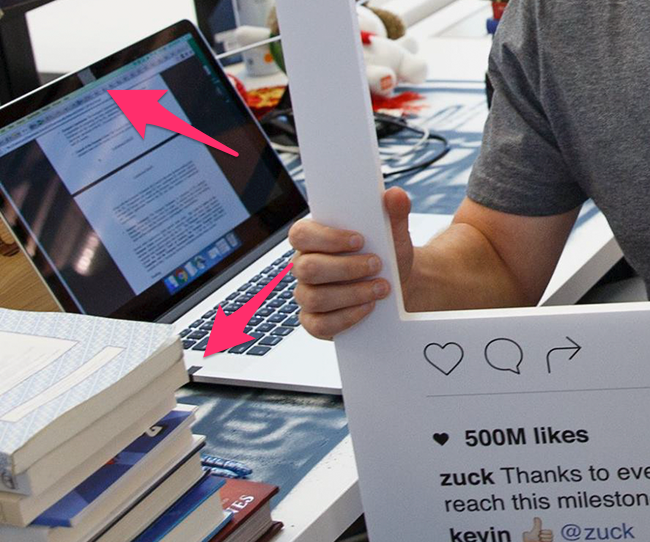 Học cách phòng chống hacker của Mark Zuckerberg chỉ với mẩu băng dính - Ảnh 2.