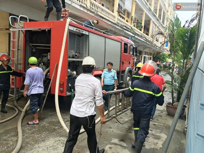Hà Nội: Cháy kho hàng công ty ở Trường Chinh, nhiều tài sản bị thiêu rụi - Ảnh 7.