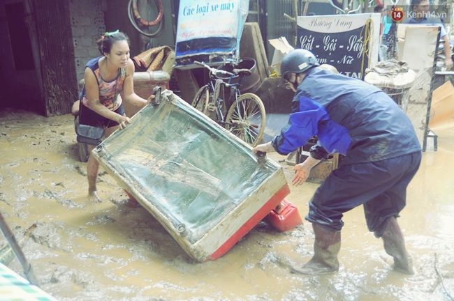 Chùm ảnh: Những hình ảnh khủng khiếp ở Lào Cai khi cơn lũ quét qua - Ảnh 11.