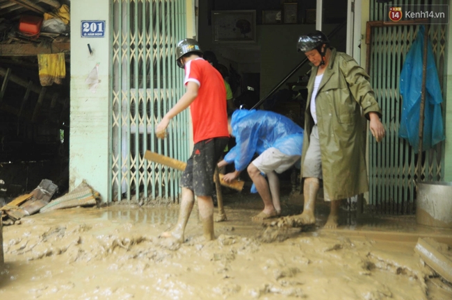 Chùm ảnh: Những hình ảnh khủng khiếp ở Lào Cai khi cơn lũ quét qua - Ảnh 9.