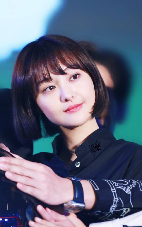 Bạn muốn được ở b&ecirc;n cạnh so&aacute;i ca -  mỹ nh&acirc;n n&agrave;o v&agrave;o những ng&agrave;y đầu năm 2017? - Ảnh 2.